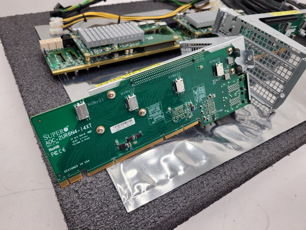 Supermicro BPN-NVME3-216EB 2x BPN-NVME3-216EL 24x NVMe 2U Backplane Plus Risers