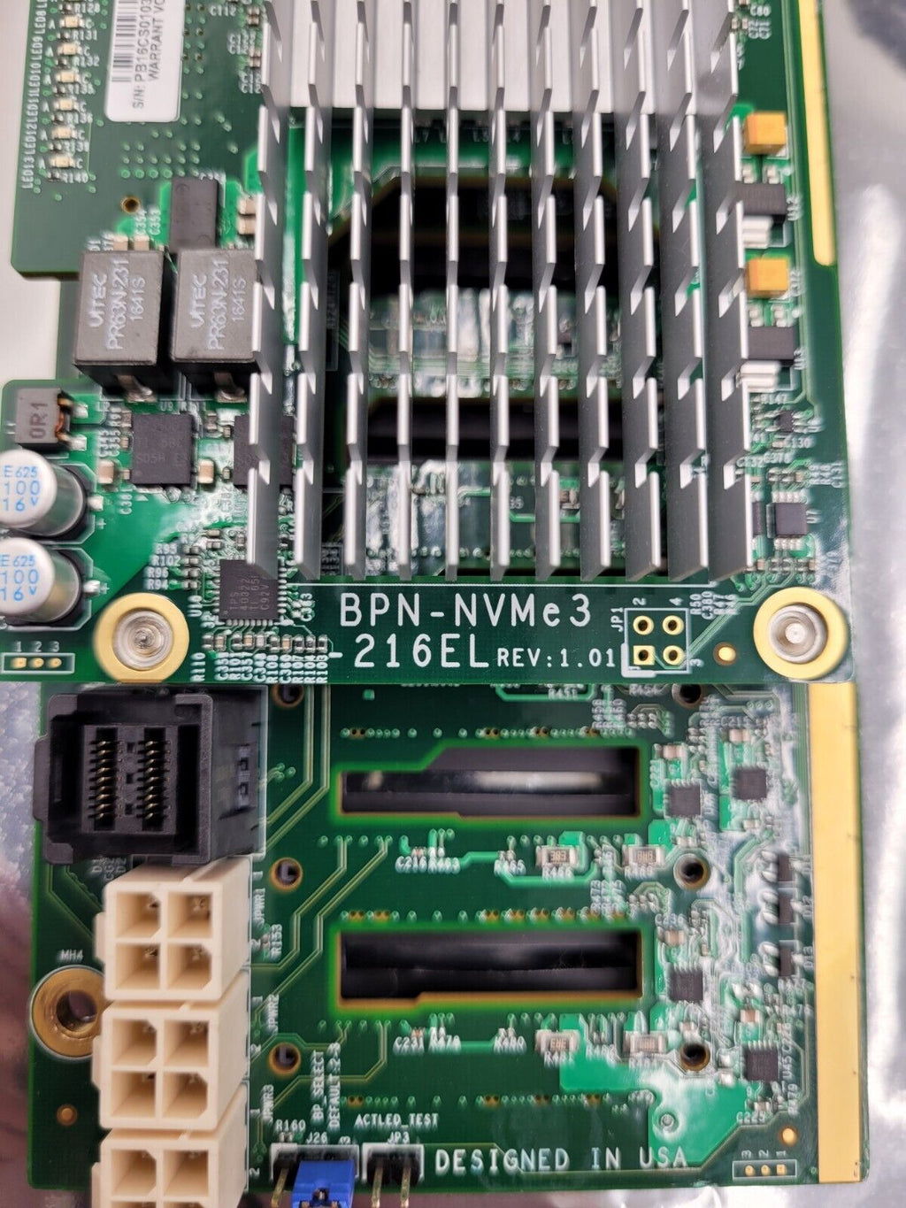Supermicro BPN-NVME3-216EB 2x BPN-NVME3-216EL 24x NVMe 2U Backplane Plus Risers