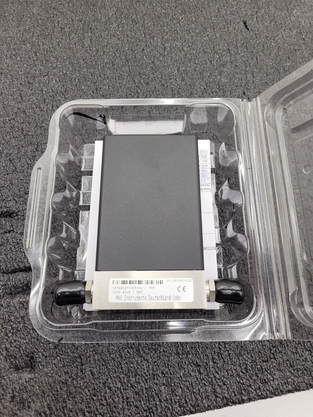 MKS 1179B02713CR14V Mass-Flo Mass Flow Controller 1000SCCM N20 Working Pull