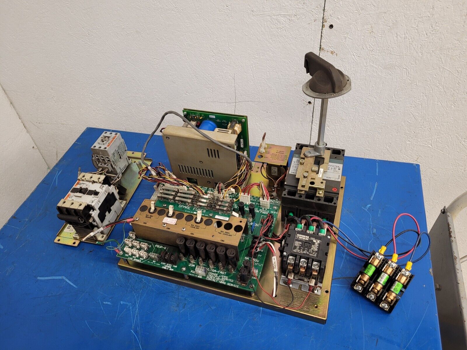 2005 Haas CNC VF-2SS Fuse Breaker Contactor Control 4075H Intact Working Tested