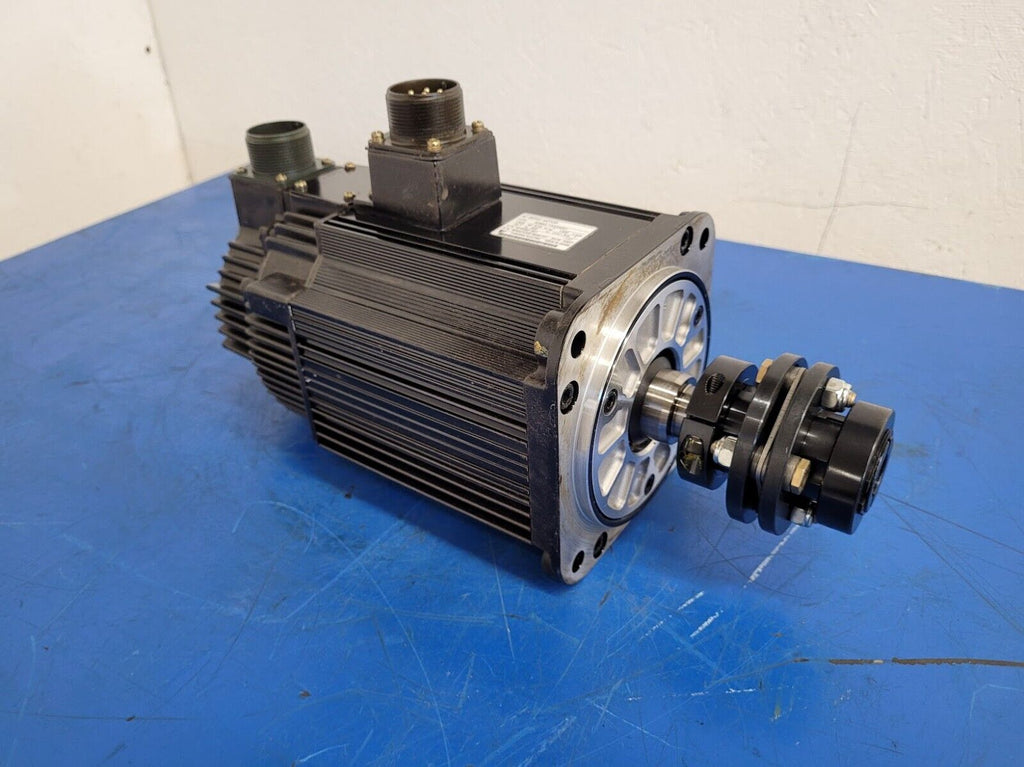 2005 Hass YASKAWA SGMG-13A2ABC AC Brushless Servo Motor 200V w/ Brake A