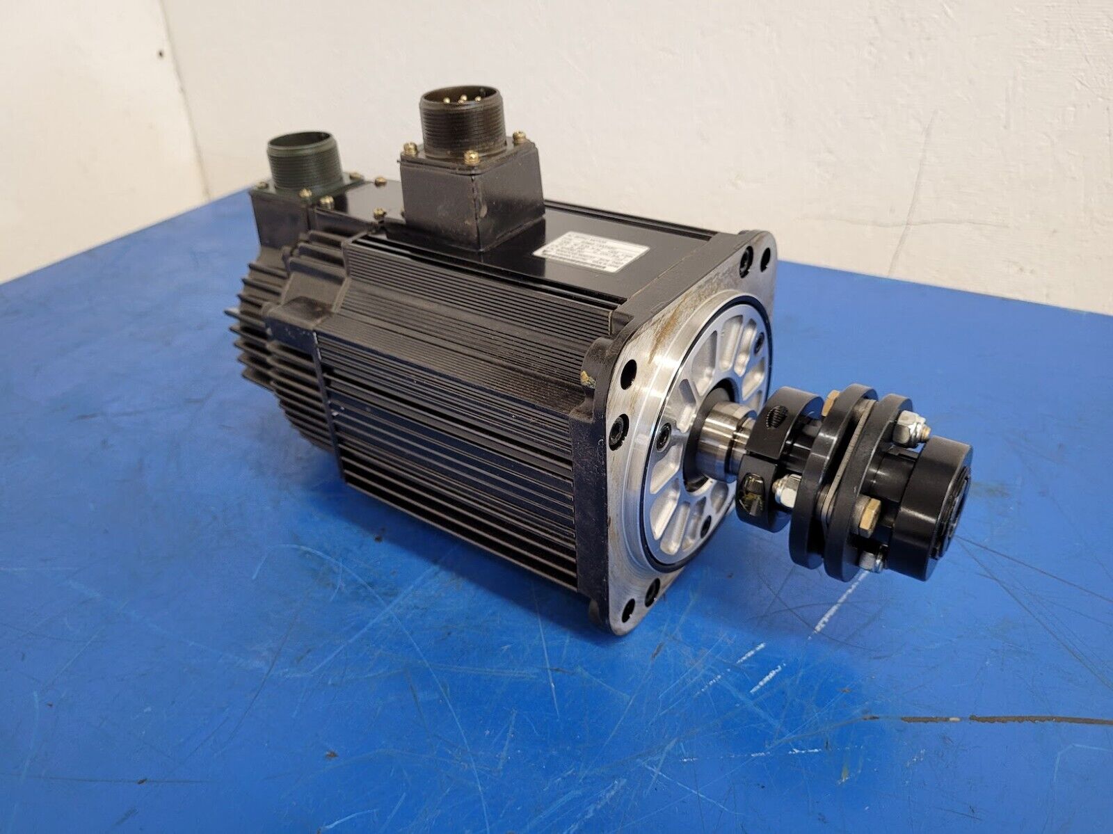 2005 Hass YASKAWA SGMG-13A2ABC AC Brushless Servo Motor 200V w/ Brake A