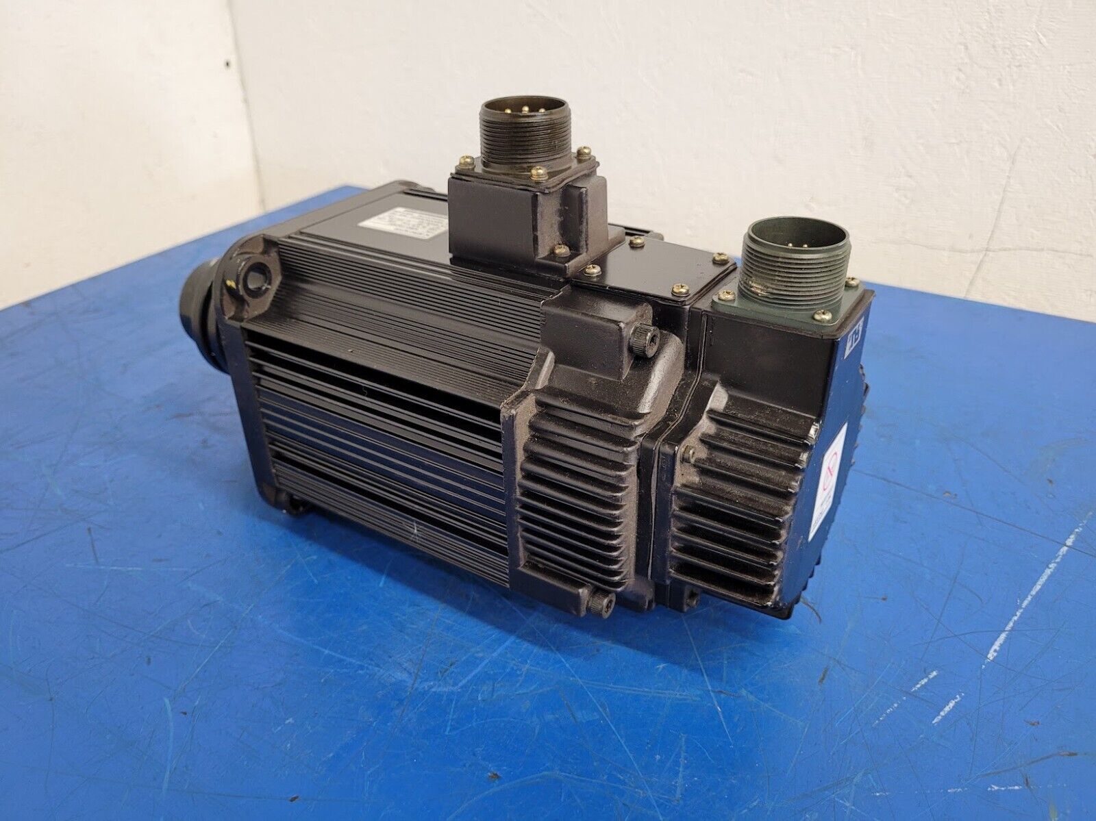 2005 Hass YASKAWA SGMG-13A2ABC AC Brushless Servo Motor 200V w/ Brake A