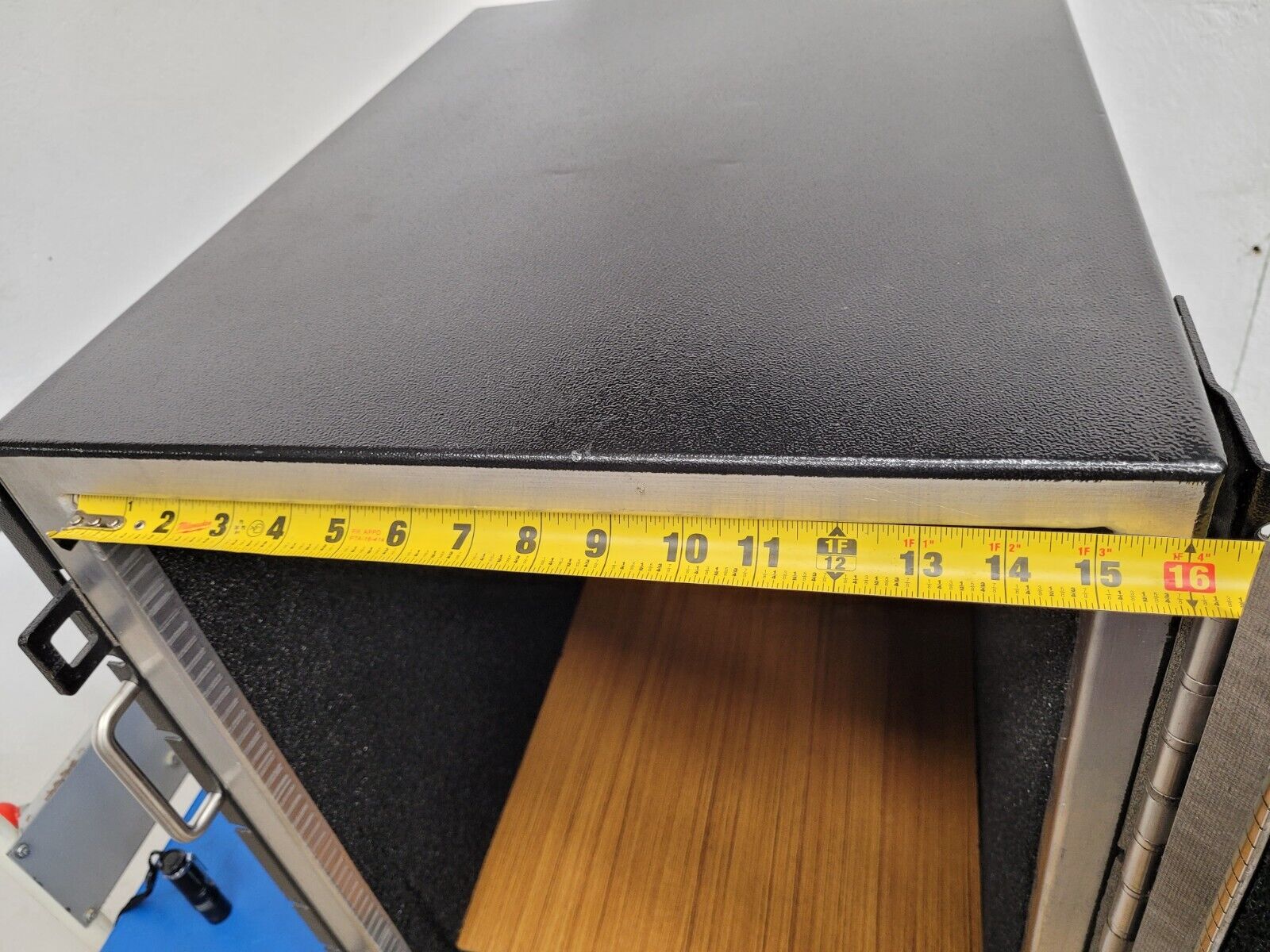 RF Electronics Rack Mount Shield Test Box HDRF-2260 Bluetooth RFID 3G LTE 5G FR1