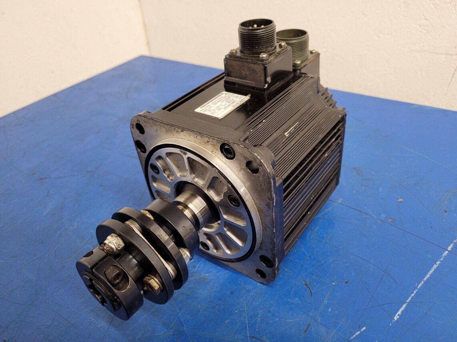 HAAS AC Servo Motor YASKAWA SGMG-09A2AB 2005 VF-2SS Working Pull Unit C