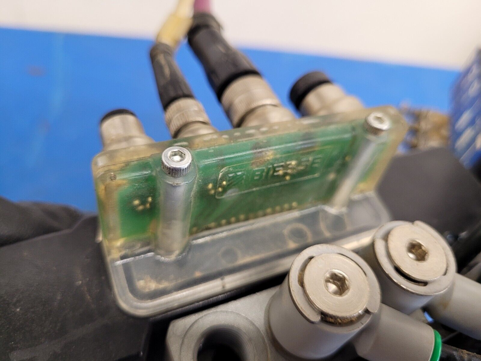 Pneumax Pneumatic Solenoid Manifold 2400.04.01 24VDC 145 PSI N338.ROE-8 Valves B