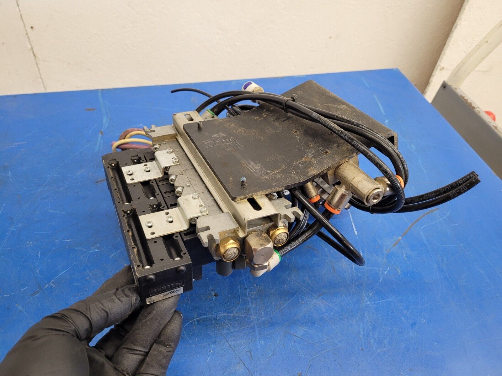Pneumax Pneumatic Solenoid Manifold 2400.04.01 24VDC 145 PSI N338.ROE-8 Valves B