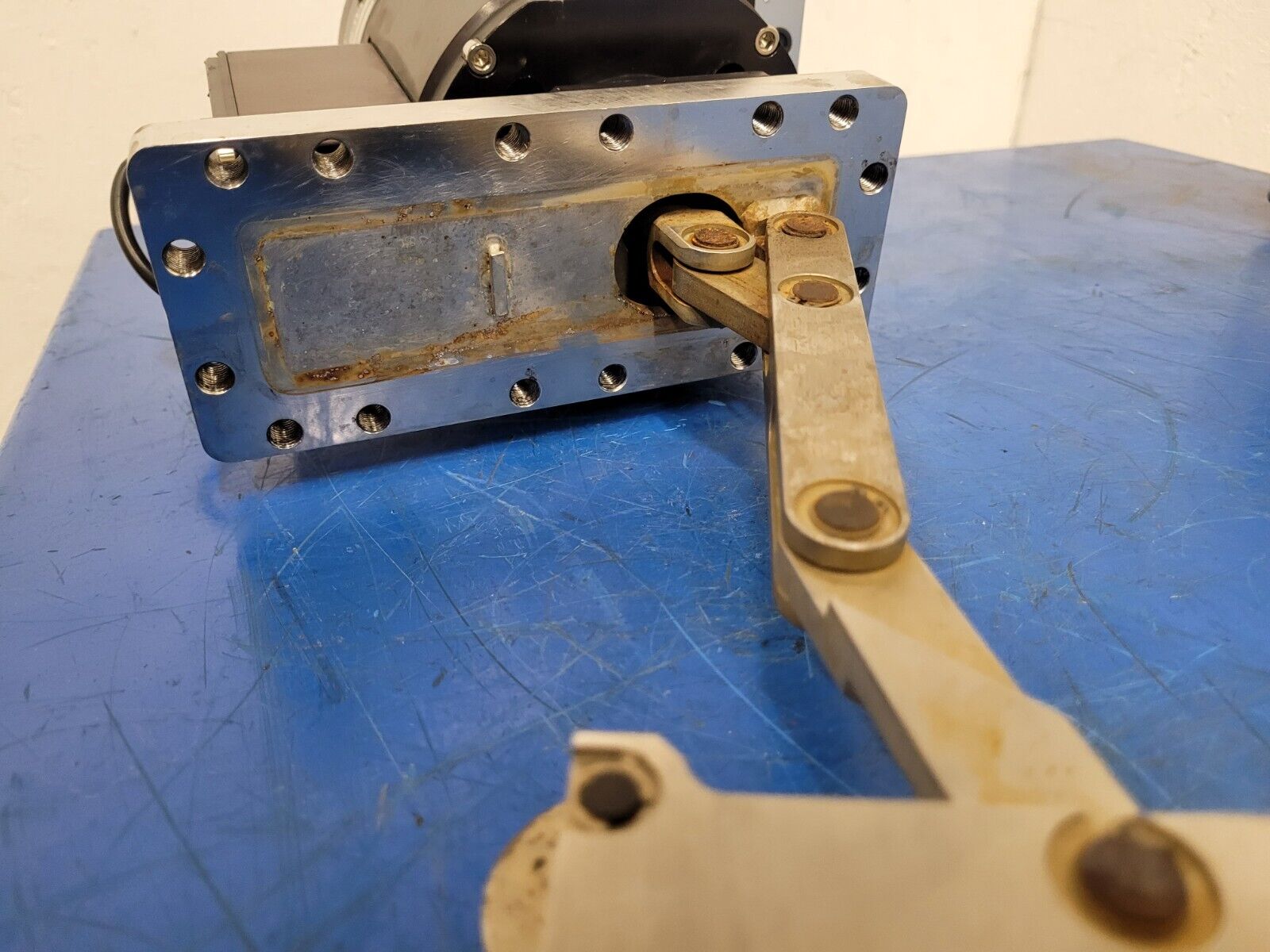 MDC LGV-4000V-P-0107H 4" Pneumatic High Vacuum Gate Valve Unit C