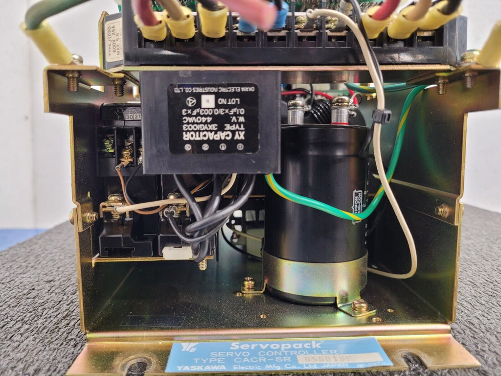 YASKAWA CACR-SR 05BB1BF Servo Motor Controller CACRSR05BB1BF Overnight Avail