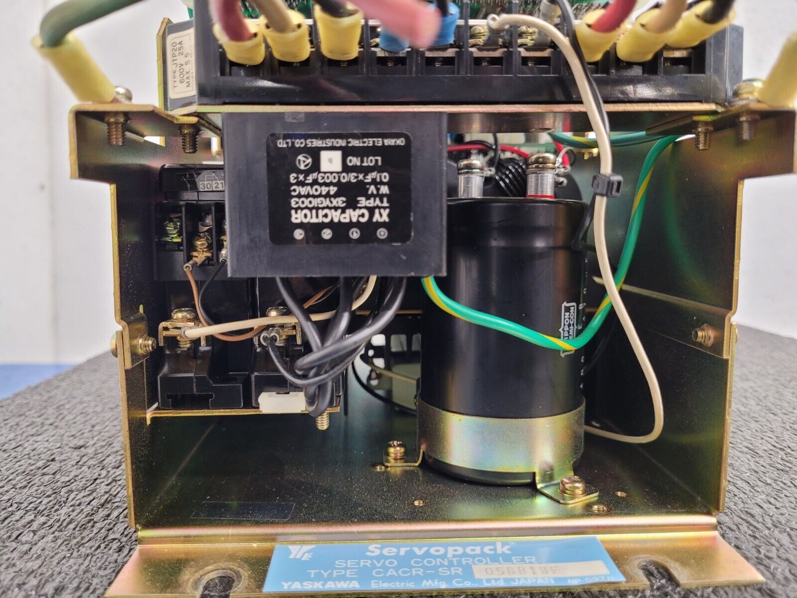 YASKAWA CACR-SR 05BB1BF Servo Motor Controller CACRSR05BB1BF Overnight Avail