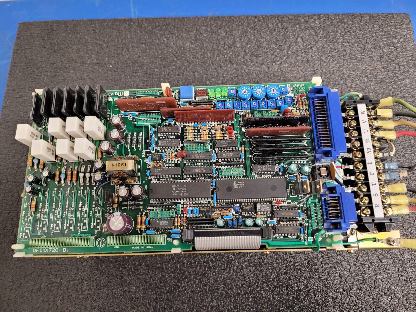 YASKAWA CACR-SR 05BB1BF Servo Motor Controller CACRSR05BB1BF Overnight Avail