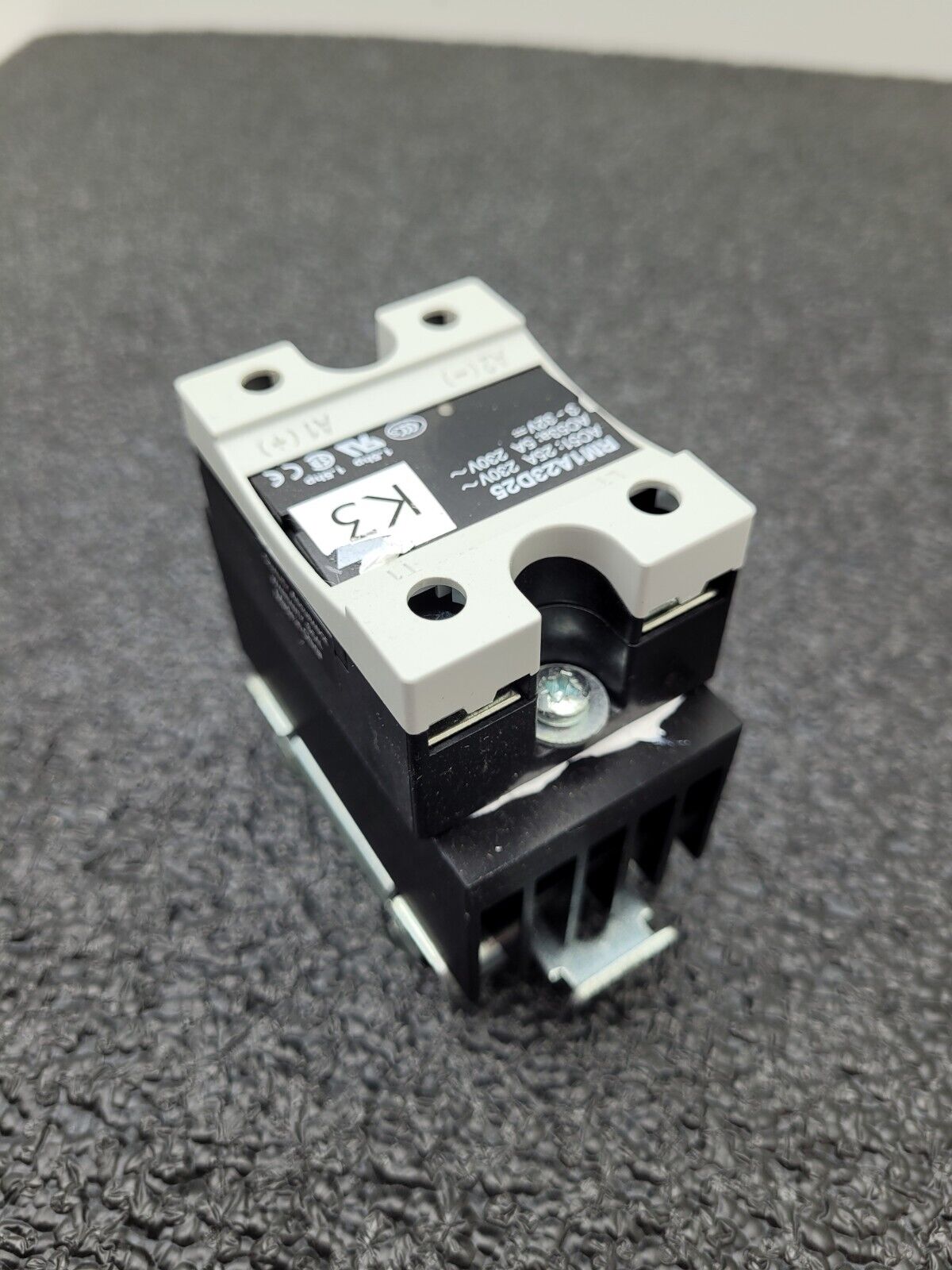 Carlo Gavazzi RM1A23D25 Solid State Relay 230VAC 3-32VDC Cntl +Heat Sink 1.5HP