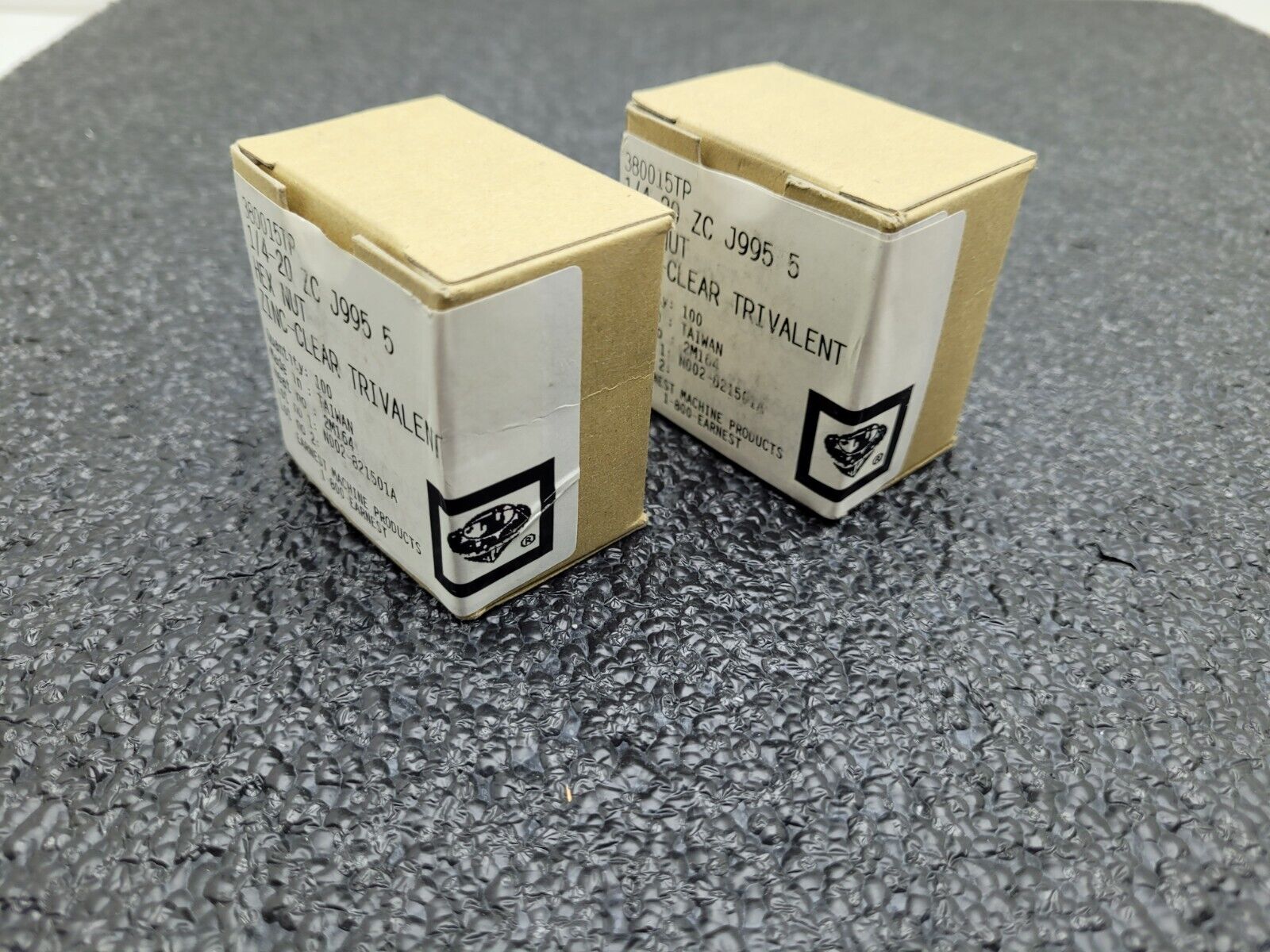 Lot of 200 Earnest Black Diamond 1/4-20 Grade 5 Hex Nuts Zinc Clear Plated