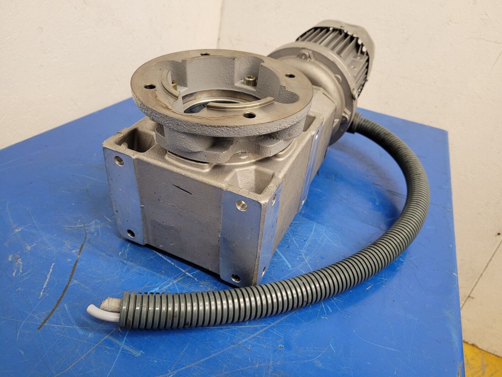 Bonfiglioli BN71A4 Gearmotor 3ph .25kw Right Angle 30mm Shaft Hole 80:1 Gearbox