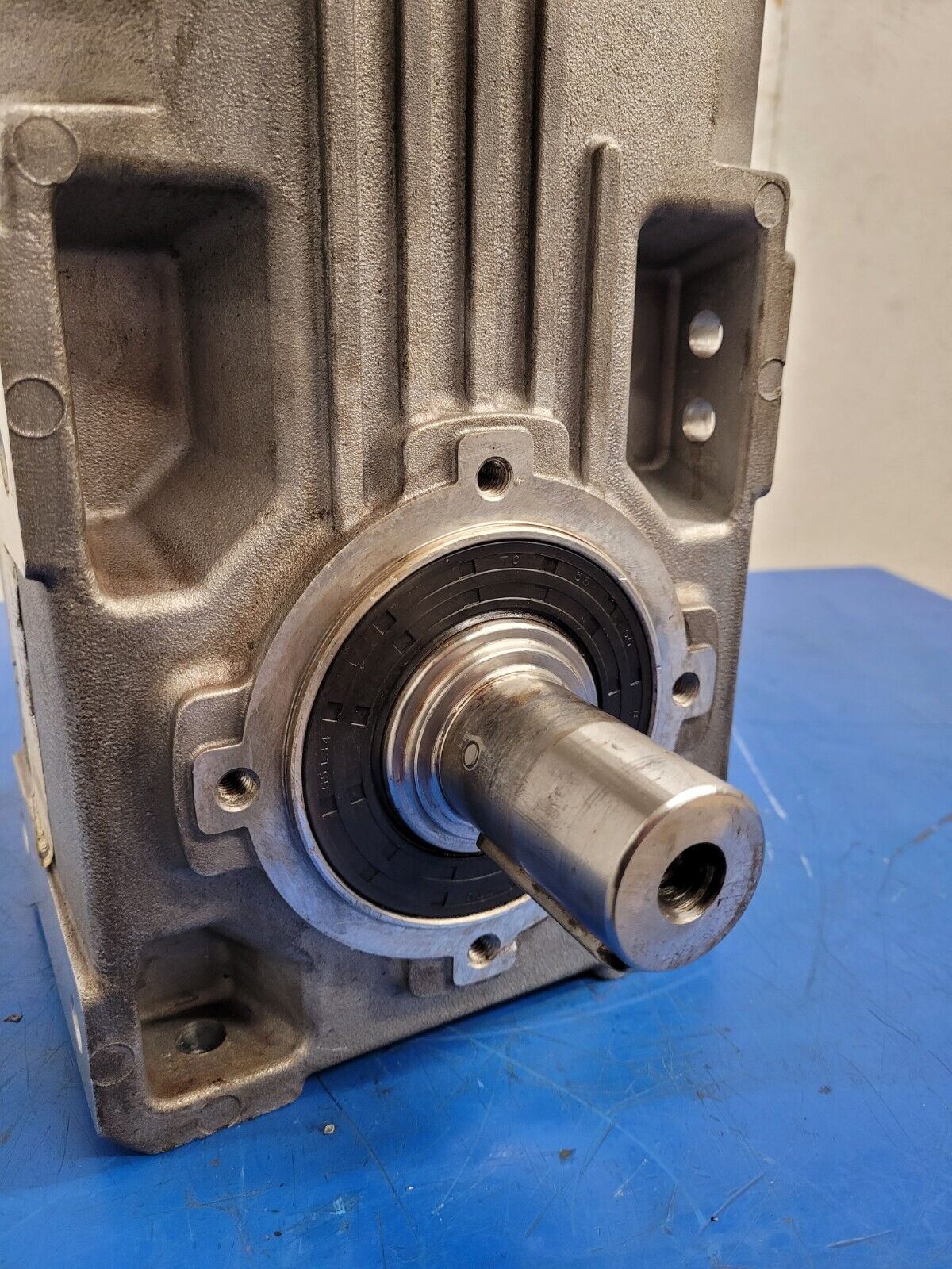 Lenze MCS-12H35-RS0B0-B19N-ST5S00N-R0SU Servo Motor Bonfiglioli A302 Gearhead