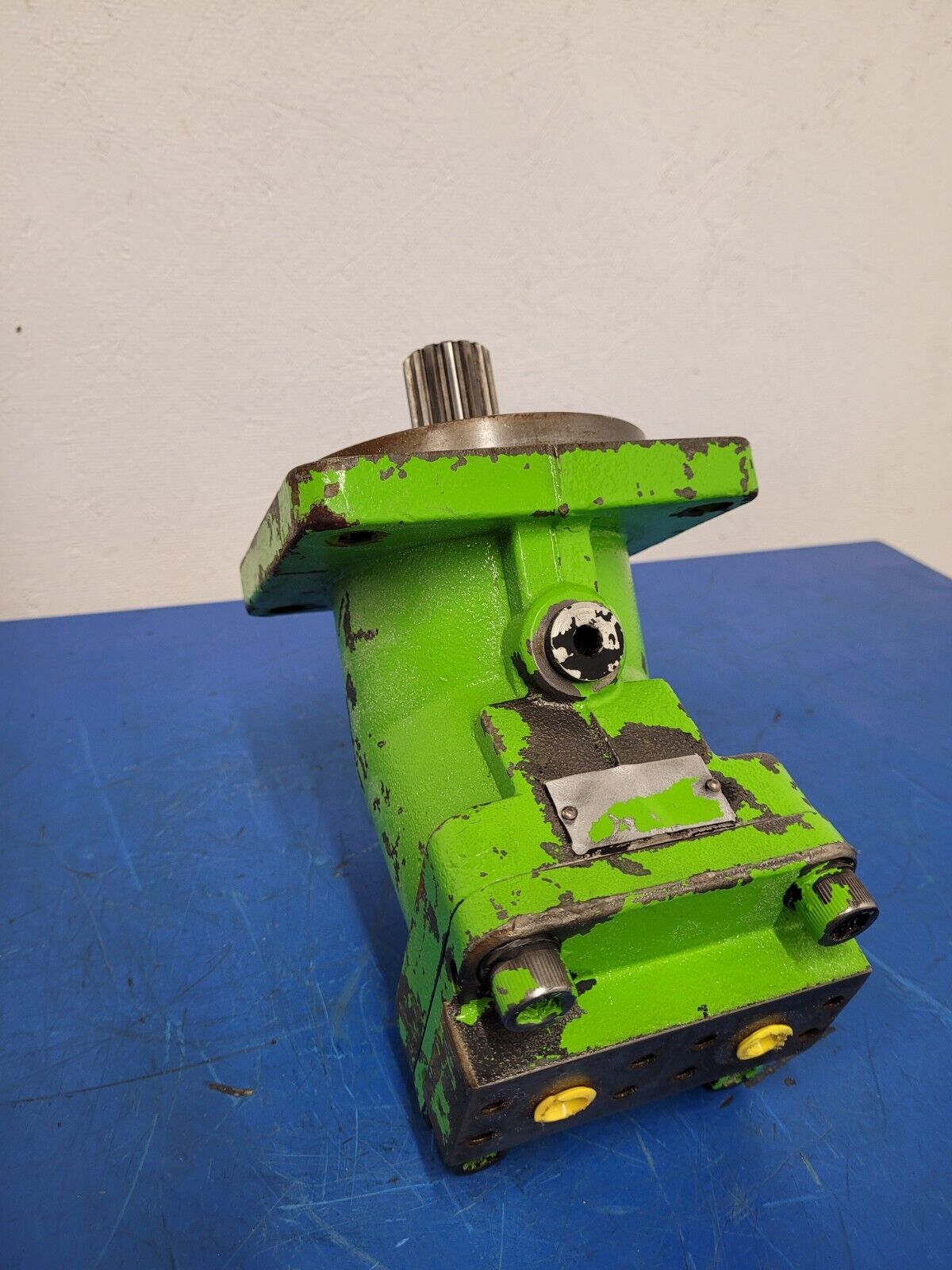 Hydro Leduc MA32 Bent Axis Hydraulic Motor SAE C 14T Splined J498b Rear Ports C