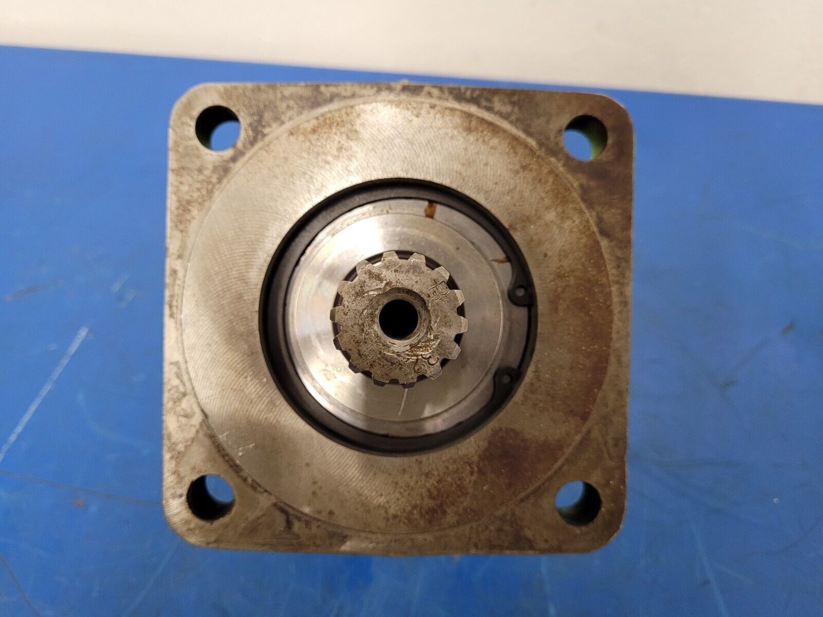 Hydro Leduc MA32 Bent Axis Hydraulic Motor SAE C 14T Splined J498b Rear Ports C