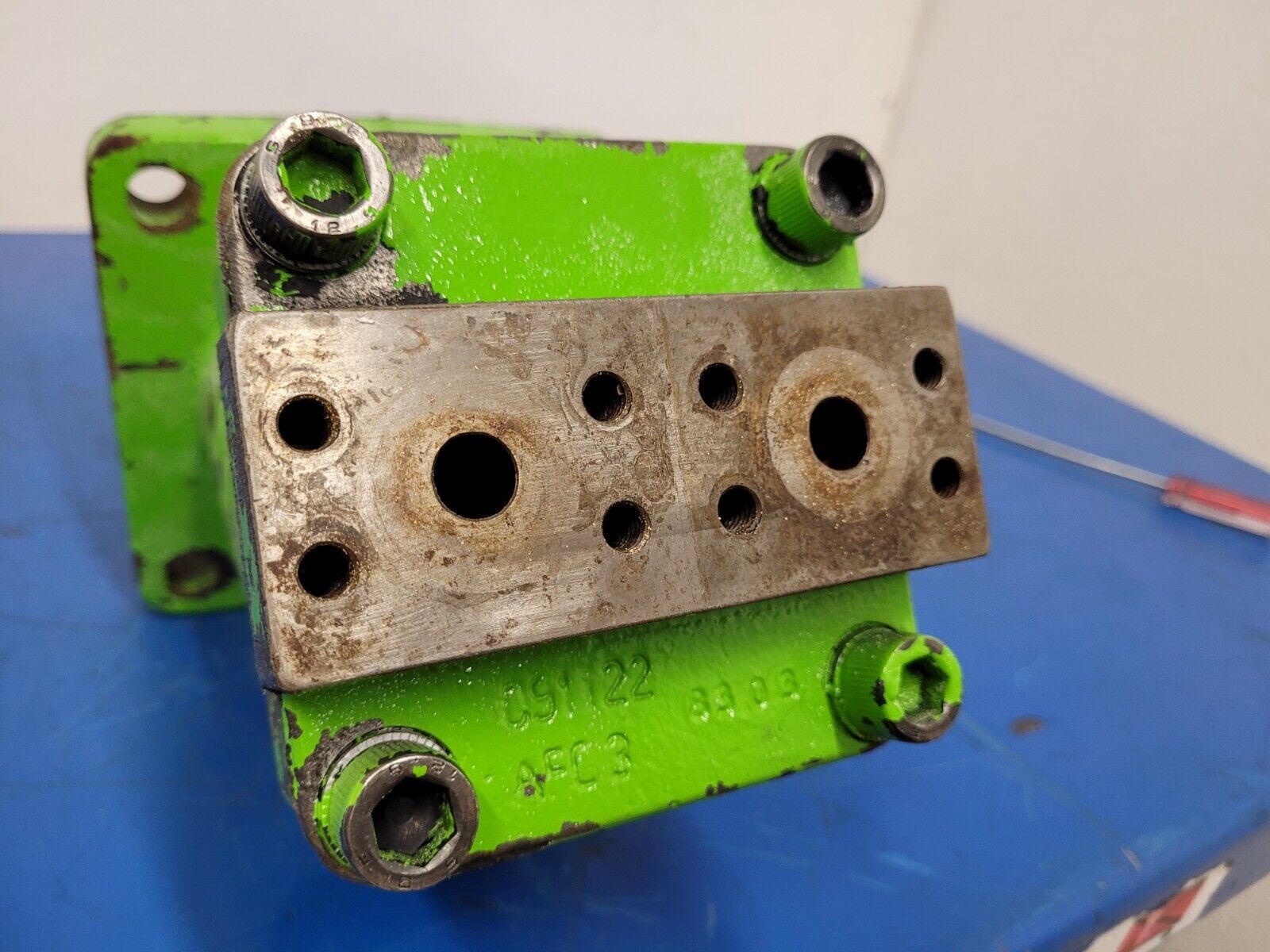 Hydro Leduc MA32 Bent Axis Hydraulic Motor SAE C 14T Splined J498b Rear Ports C