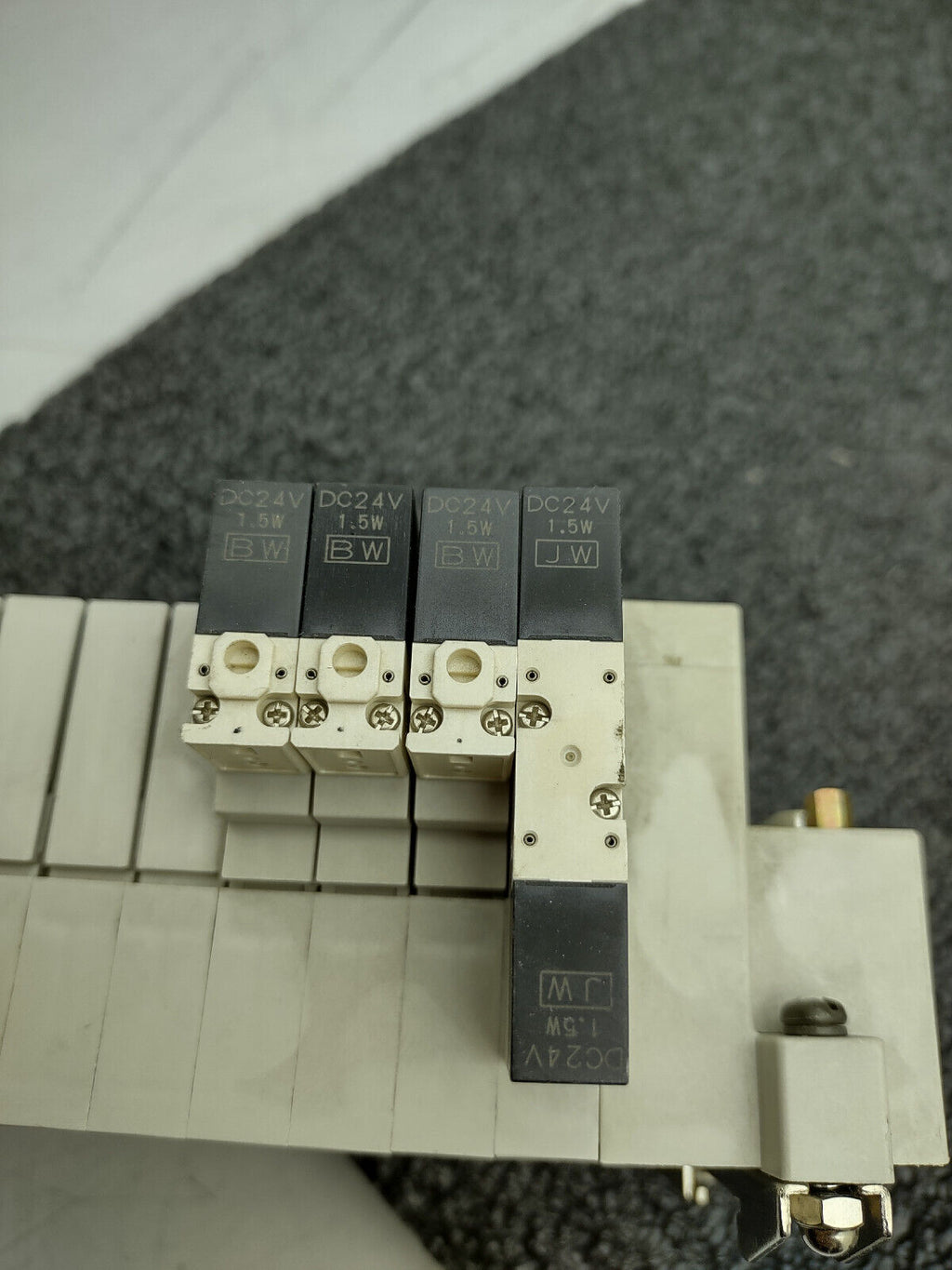 3x SMC Pneumatic Valve Block Solenoid Manifold 24VDC 26 Valves Total Lot E