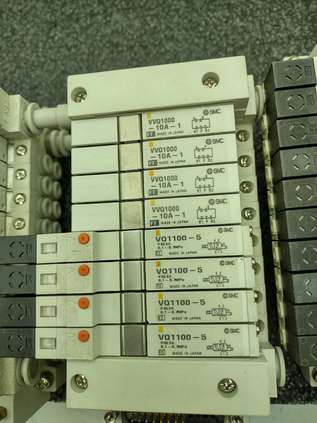 3x SMC Pneumatic Valve Block Solenoid Manifold 24VDC 26 Valves Total Lot E