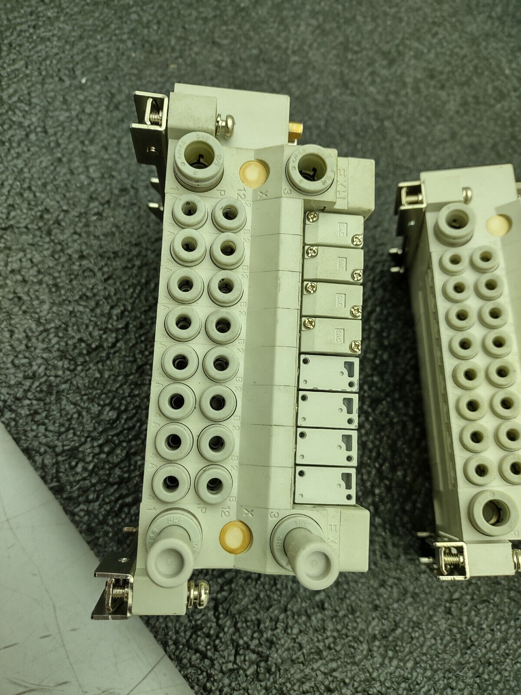 3x SMC Pneumatic Valve Block Solenoid Manifold 24VDC 26 Valves Total Lot E