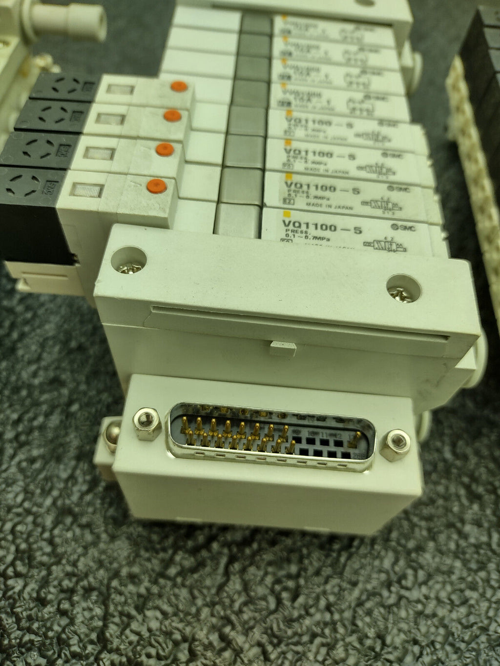 3x SMC Pneumatic Valve Block Solenoid Manifold 24VDC 26 Valves Total Lot E