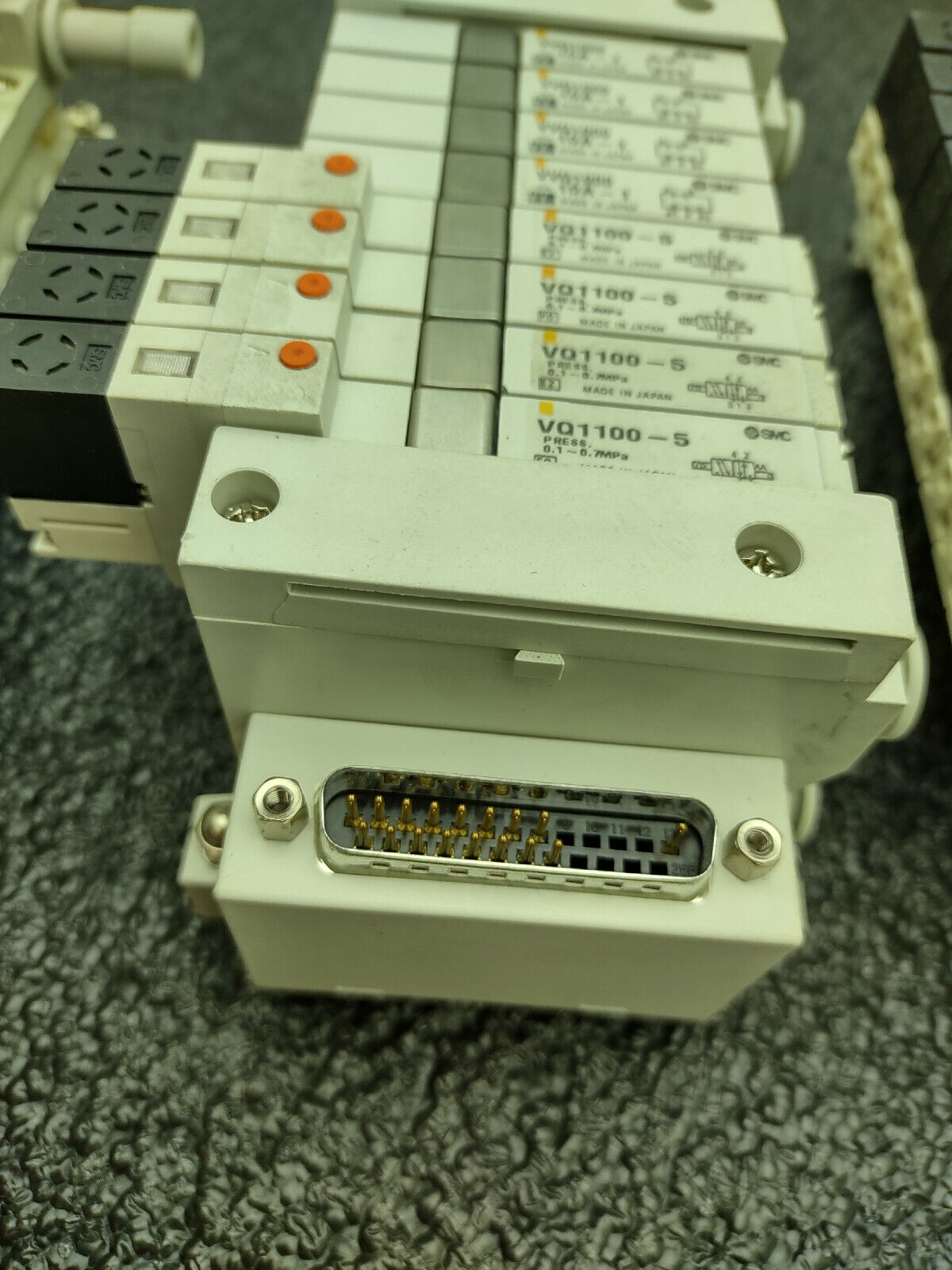 3x SMC Pneumatic Valve Block Solenoid Manifold 24VDC 26 Valves Total Lot E