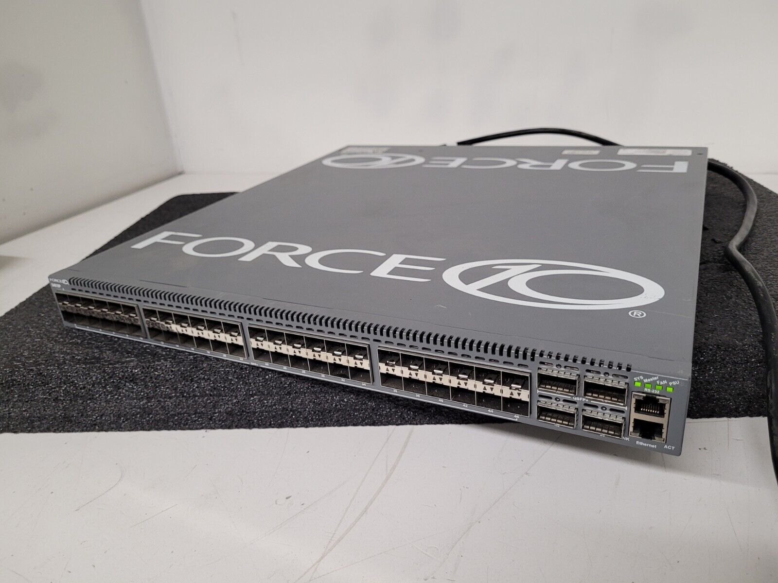 Dell Force 10 S4810P 48-Port SFP+ & 4-Port QSFP+ Network Switch