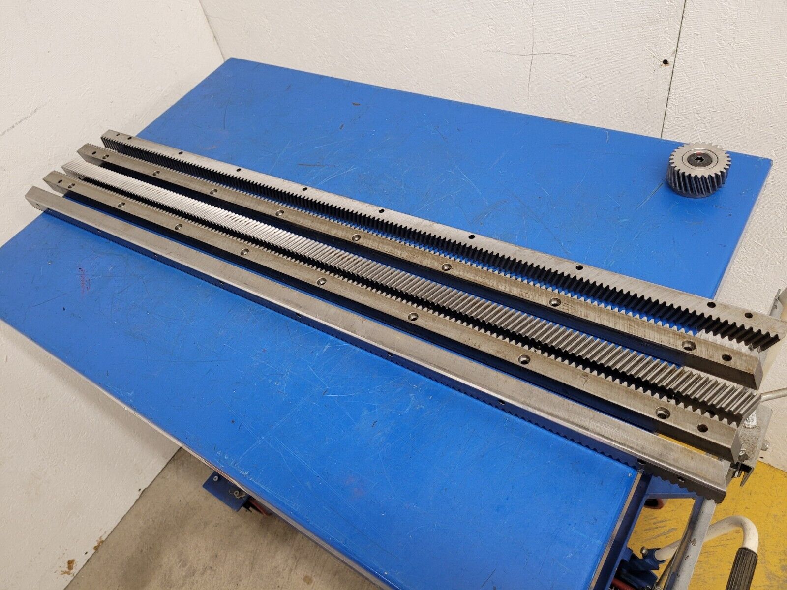 196" 2920100 Atlanta Module 2 Angled Gear Rack 1" wide 5 Sticks 27 Tooth Pinion