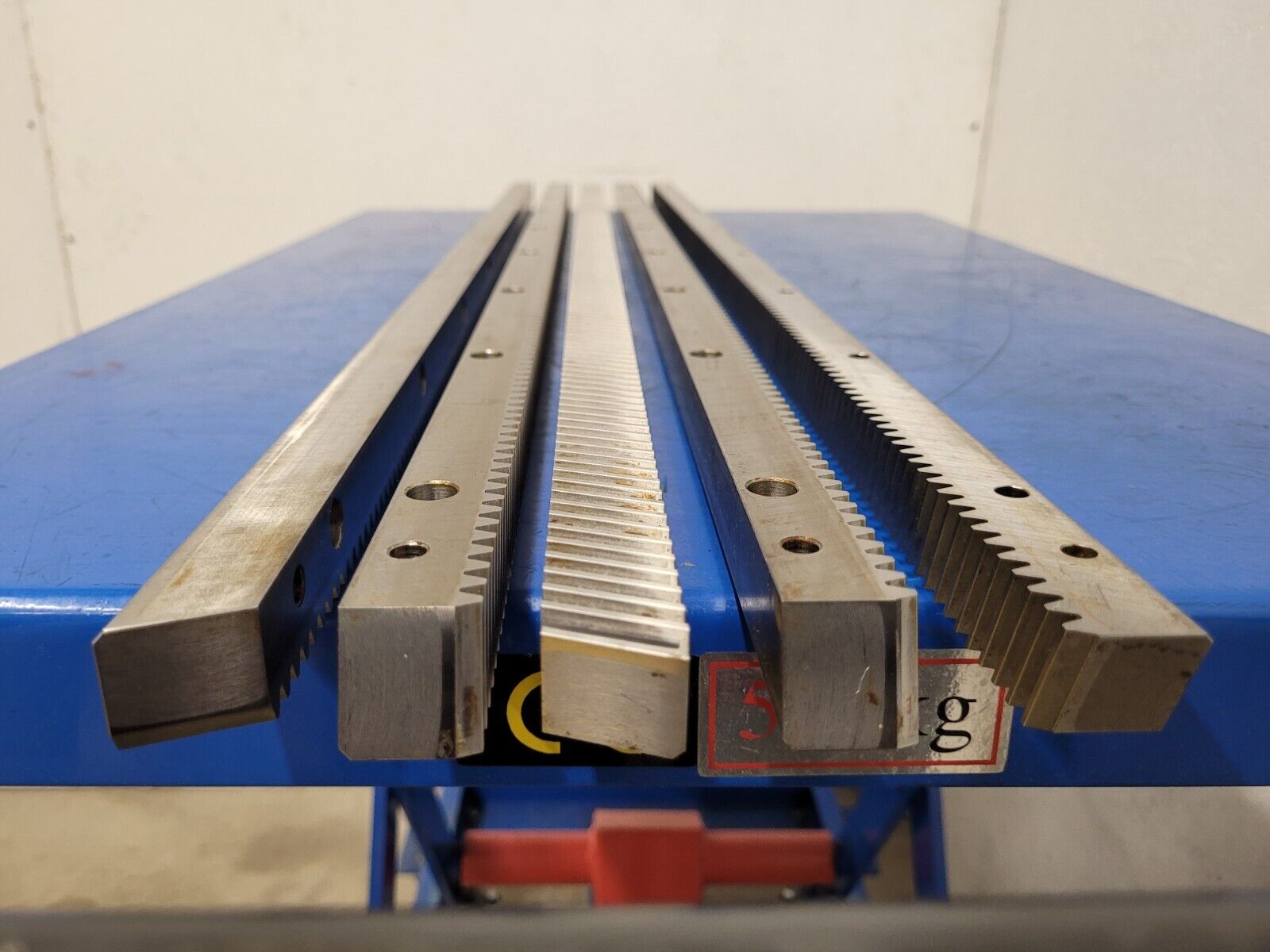 196" 2920100 Atlanta Module 2 Angled Gear Rack 1" wide 5 Sticks 27 Tooth Pinion