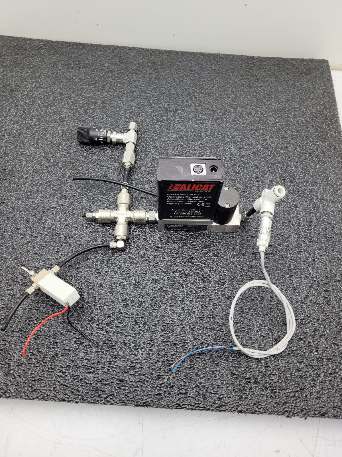 ALICAT Scientific PC3-2INH2OG-D-PCV10/5P RIN 5IN Mass Flow Meter Power On Test