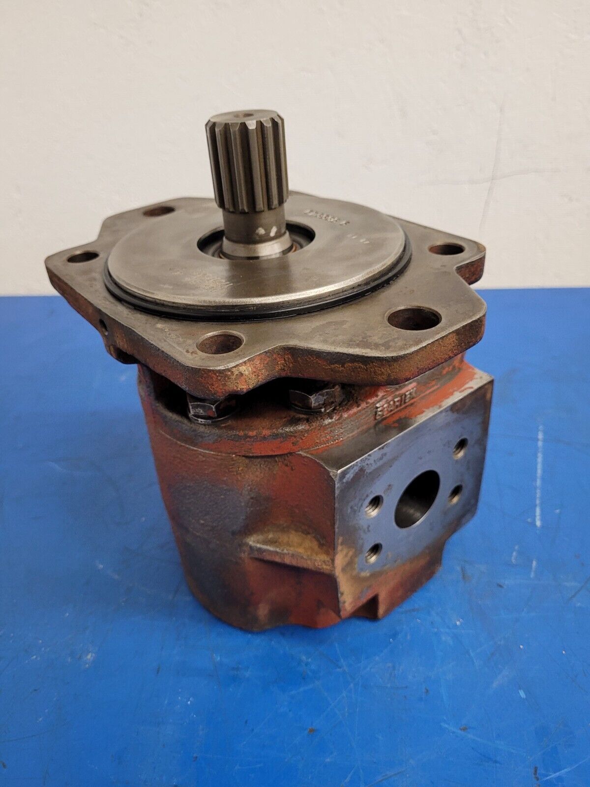 Geartek Hydraulic Gear Pump D-Series 30mm 14 Spine D35L-1C 720894E 7708 673338 6