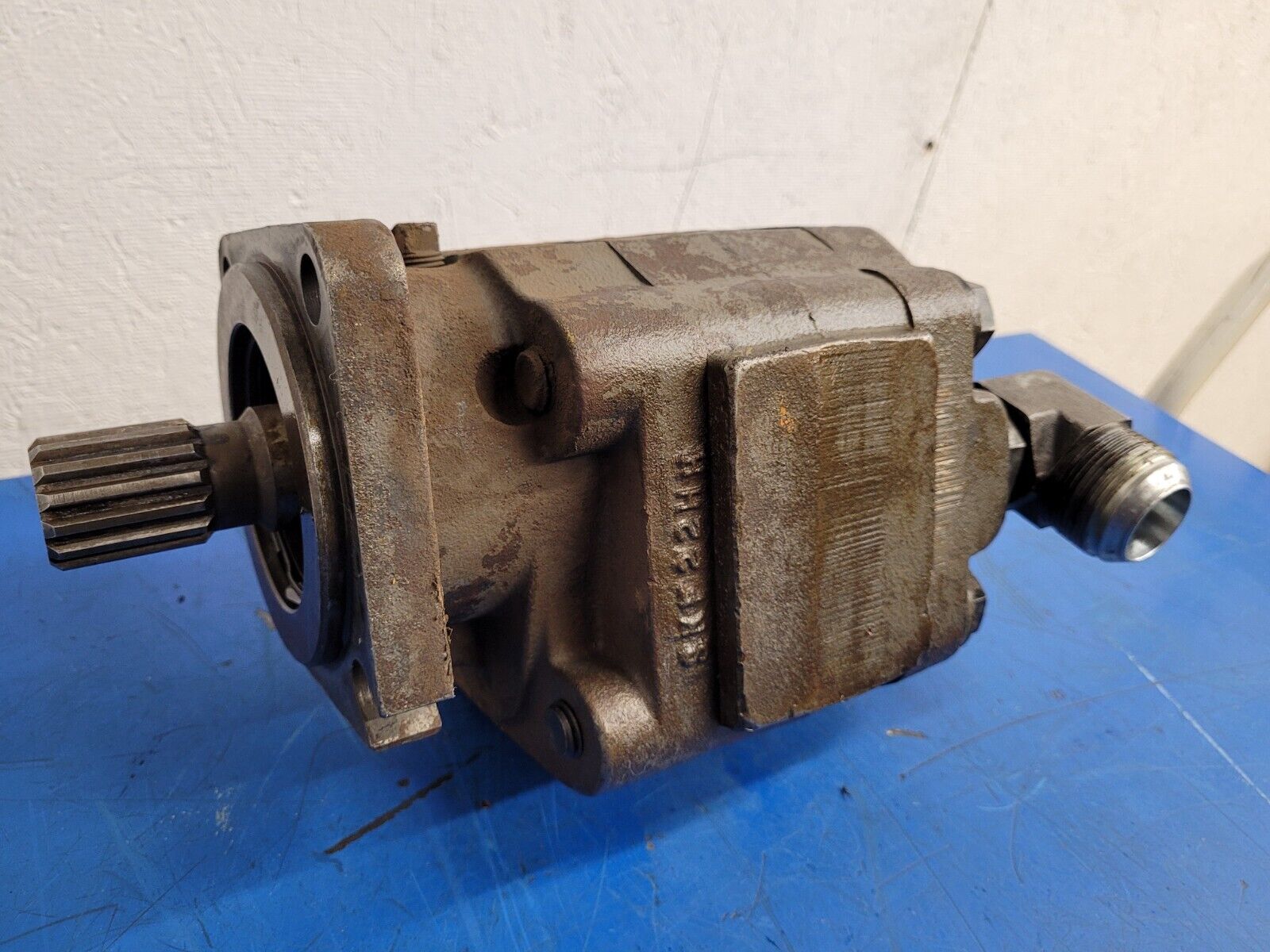 Vantage Power P600 6361 Hydraulic Pump Gear Motor  SKF22HH 14 Spline 1.25" Shaft