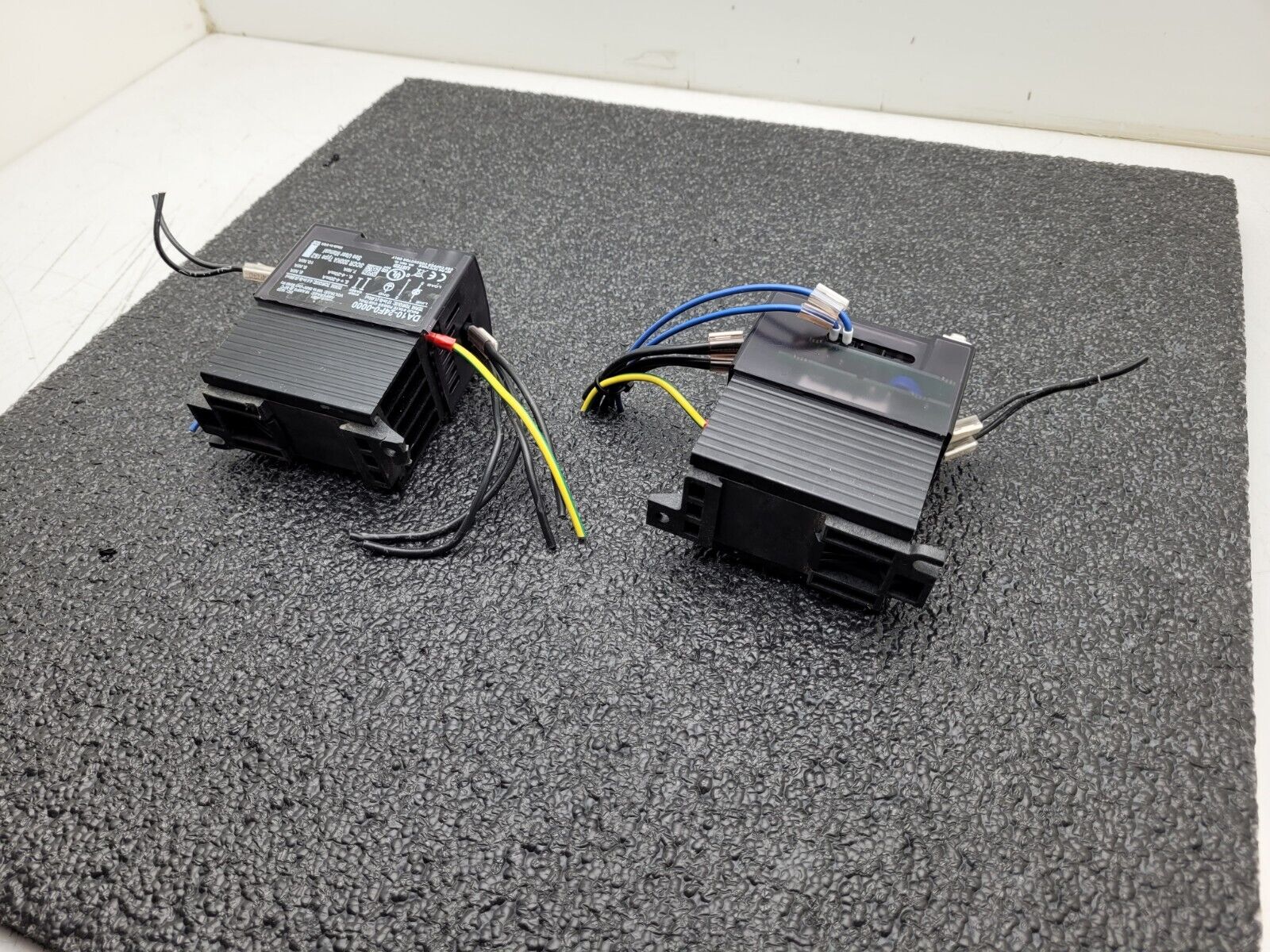 Lot of 2x Watlow DA10-24F0-0000 SRC Power Controller