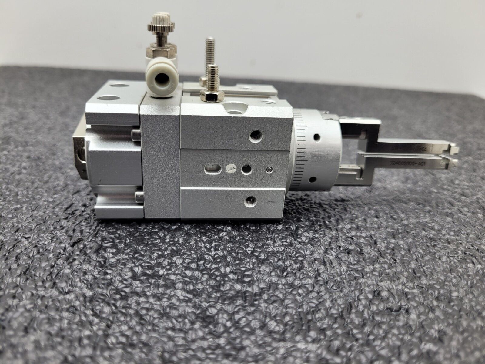 SMC MRHQ10D-90S-M9NVL-M9NL Parallel Rotary Gripper w/o auto-sw, MRHQ