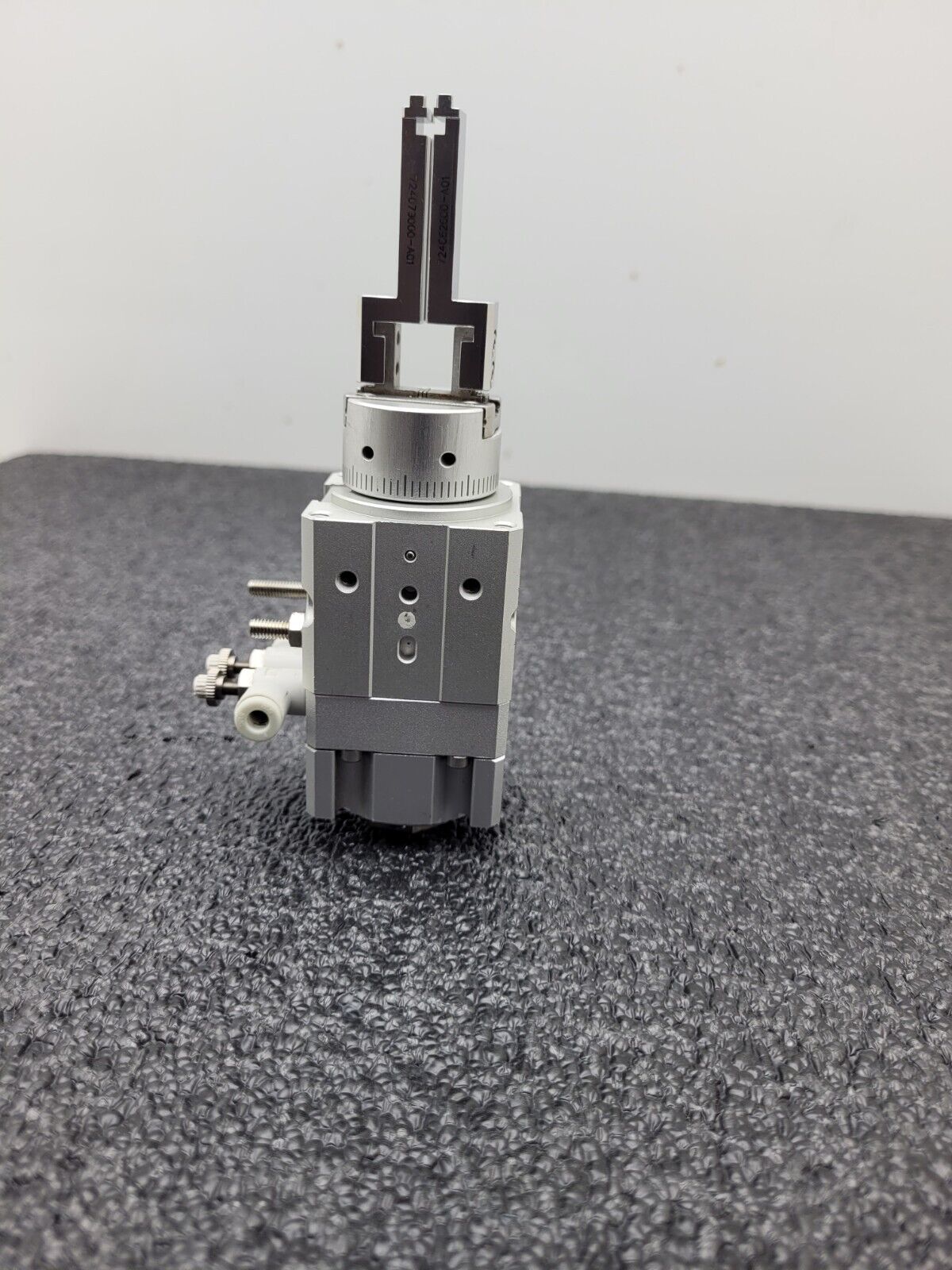 SMC MRHQ10D-90S-M9NVL-M9NL Parallel Rotary Gripper w/o auto-sw, MRHQ