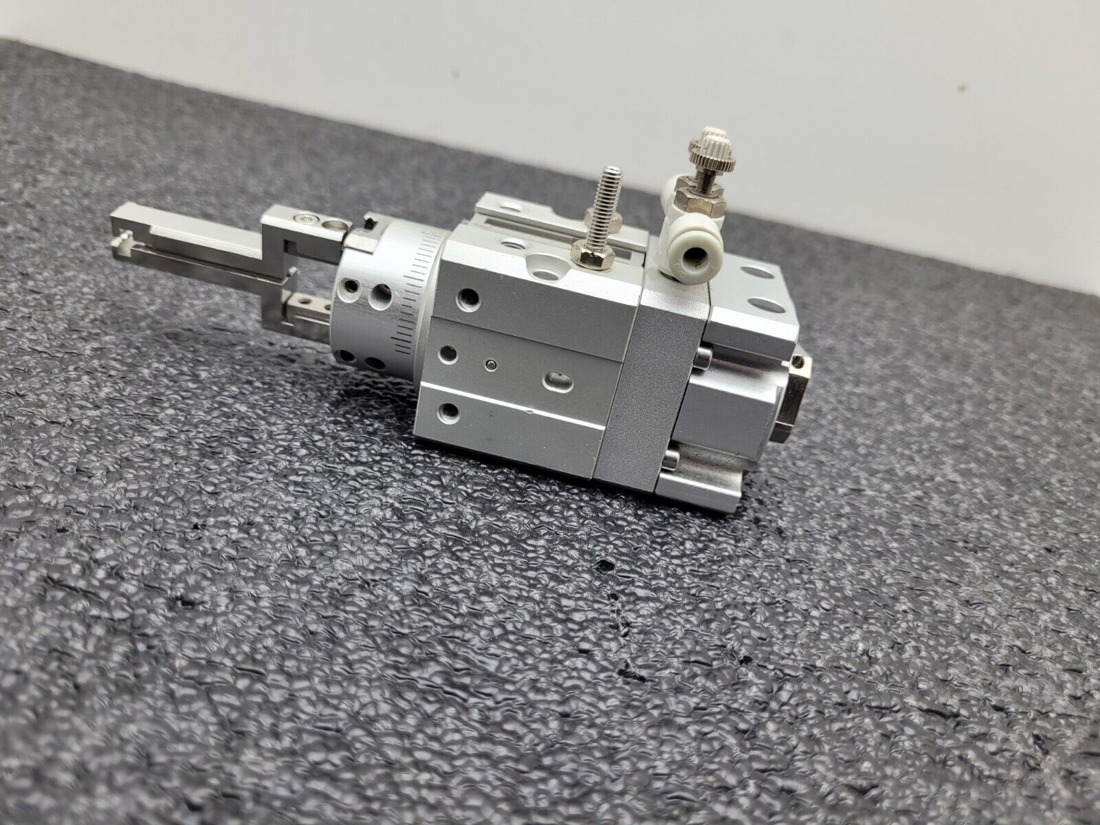SMC MRHQ10D-90S-M9NVL-M9NL Parallel Rotary Gripper w/o auto-sw, MRHQ