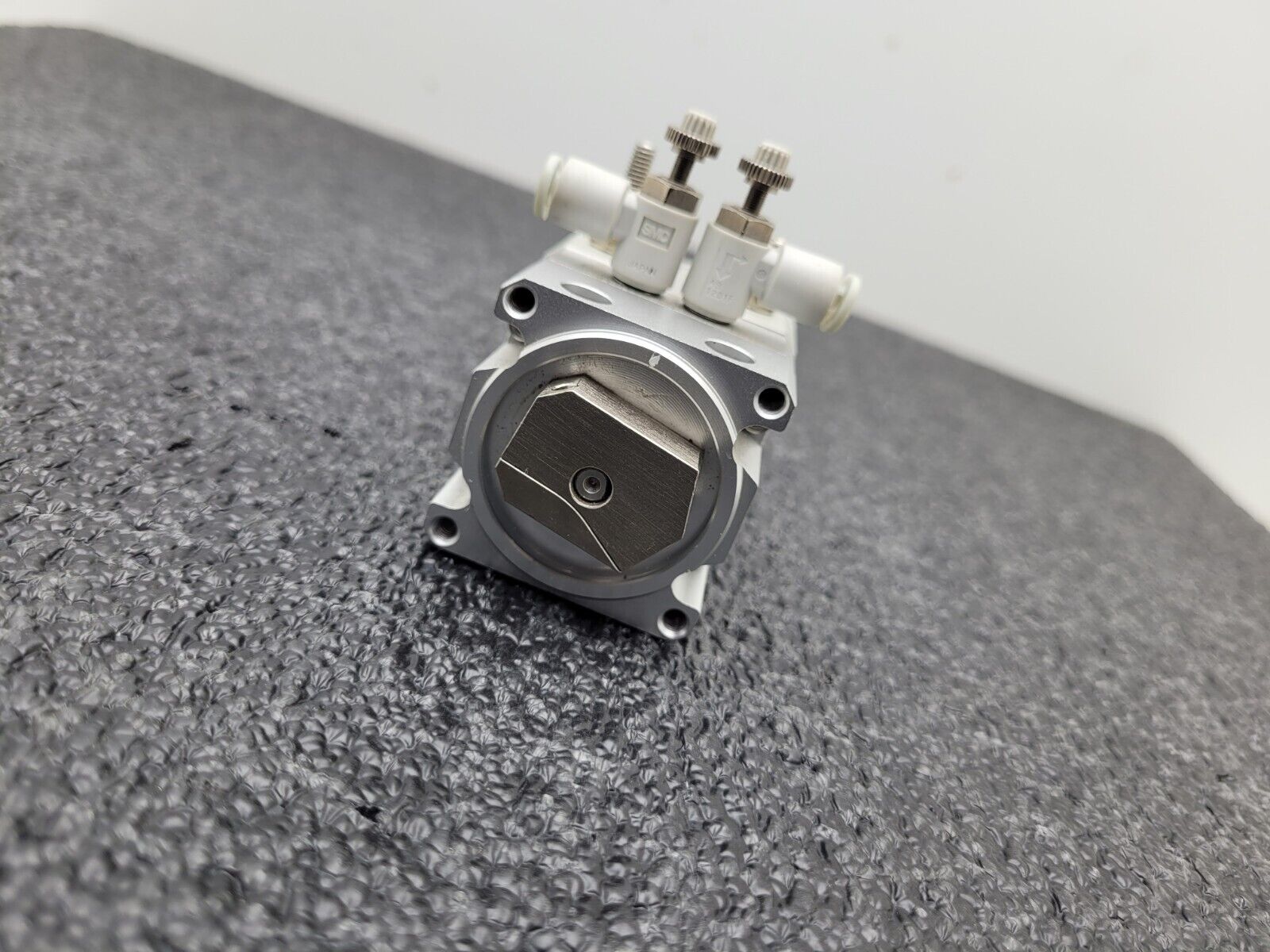 SMC MRHQ10D-90S-M9NVL-M9NL Parallel Rotary Gripper w/o auto-sw, MRHQ