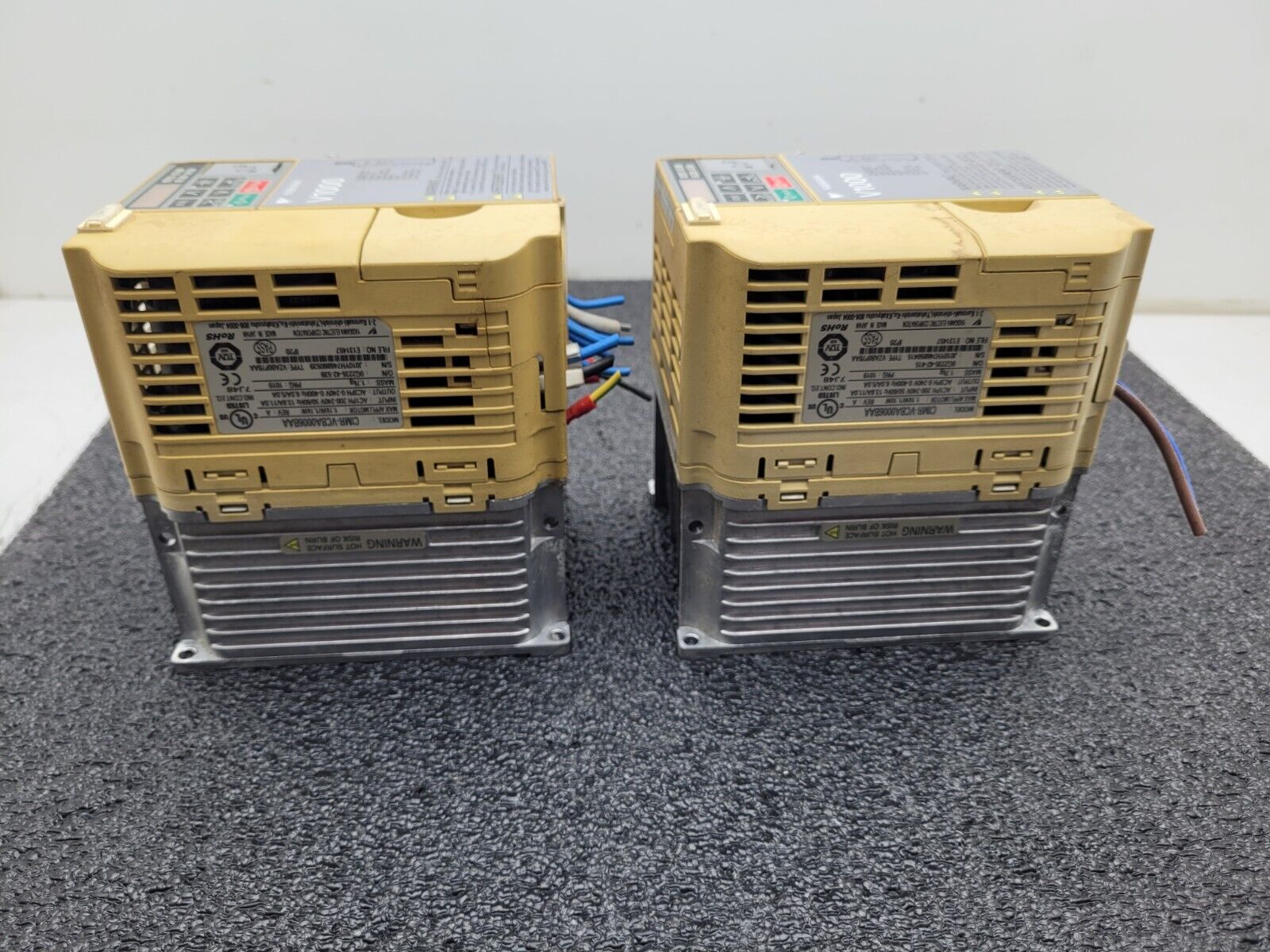 Lot of 2 Yaskawa V1000 200V 1.1 KW 1.4HP CIMR-VCBA0006BAA VFD Motor Drive
