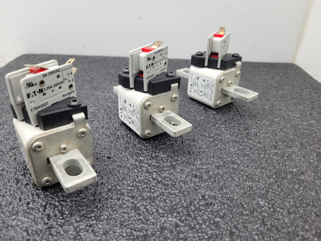 Lot of 3 BUSSMANN Fuse 170M3672 690VAC 690C 550AMP 550A