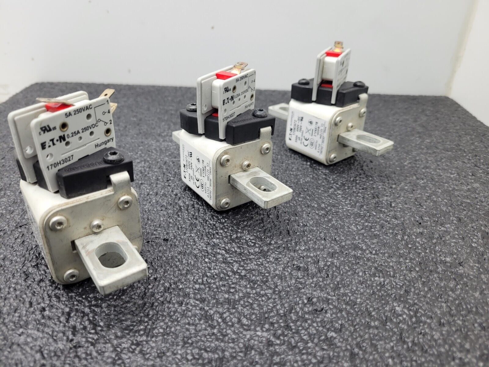Lot of 3 BUSSMANN Fuse 170M3672 690VAC 690C 550AMP 550A