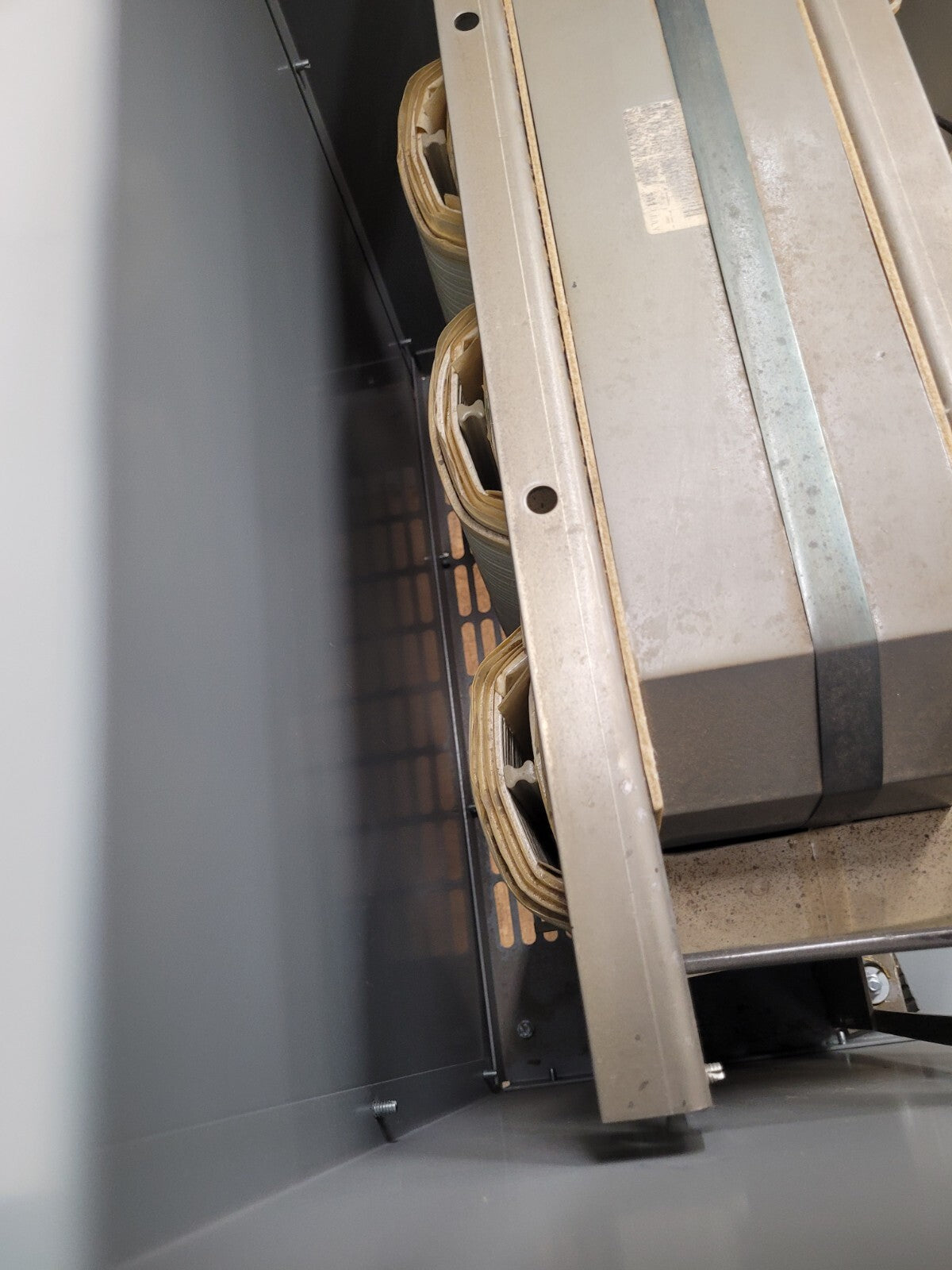 Federal Pacific 480V P 208Y/120 S 3PH Step Down T48LH2Y-45 Transformer 45KVA