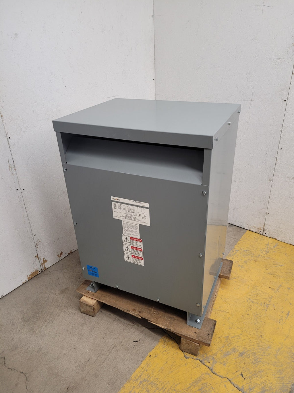 Federal Pacific 480V P 208Y/120 S 3PH Step Down T48LH2Y-45 Transformer 45KVA