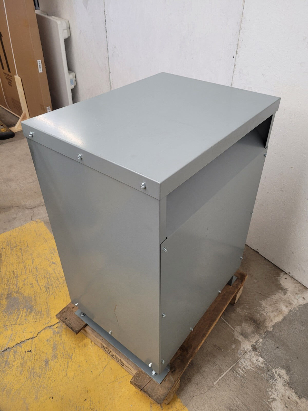 Federal Pacific 480V P 208Y/120 S 3PH Step Down T48LH2Y-45 Transformer 45KVA