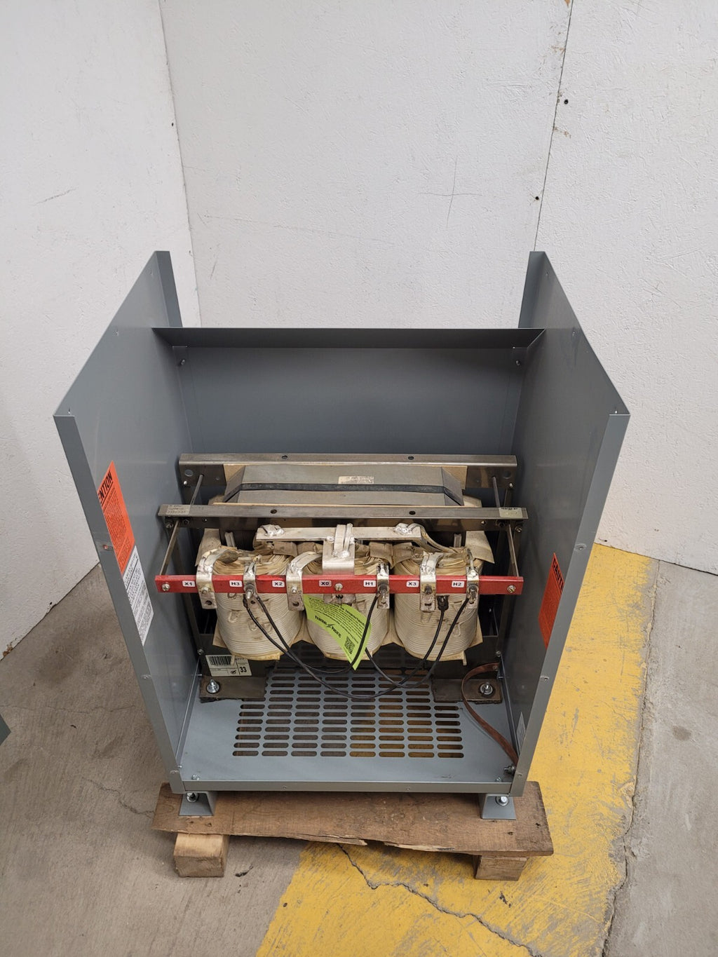 Federal Pacific 480V P 208Y/120 S 3PH Step Down T48LH2Y-45 Transformer 45KVA