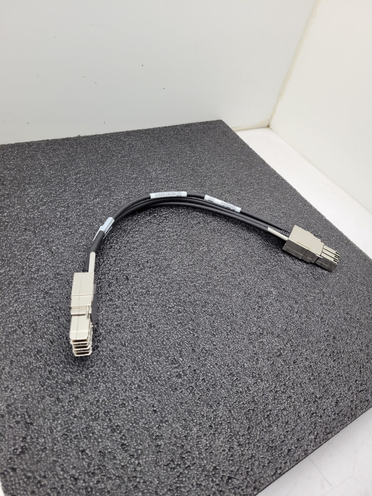 Cisco Stacking Cable 800-40403-01 STACK-T1-50CM V01  3850 Series Good Condition
