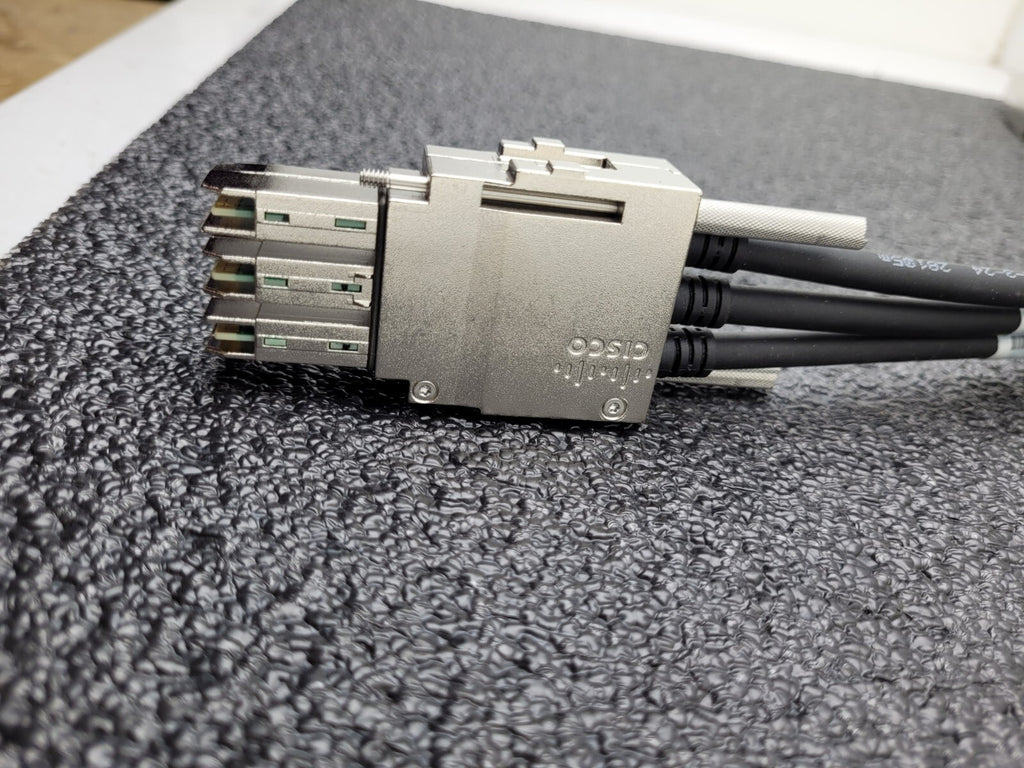 Cisco Stacking Cable 800-40403-01 STACK-T1-50CM V01  3850 Series Good Condition