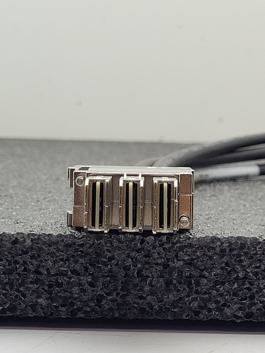 Cisco Stacking Cable 800-40403-01 STACK-T1-50CM V01  3850 Series Good Condition