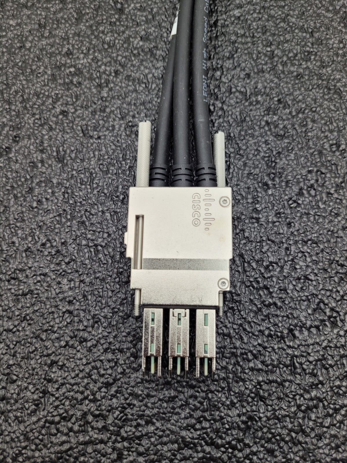 Cisco Stacking Cable 800-40403-01 STACK-T1-50CM V01  3850 Series Good Condition