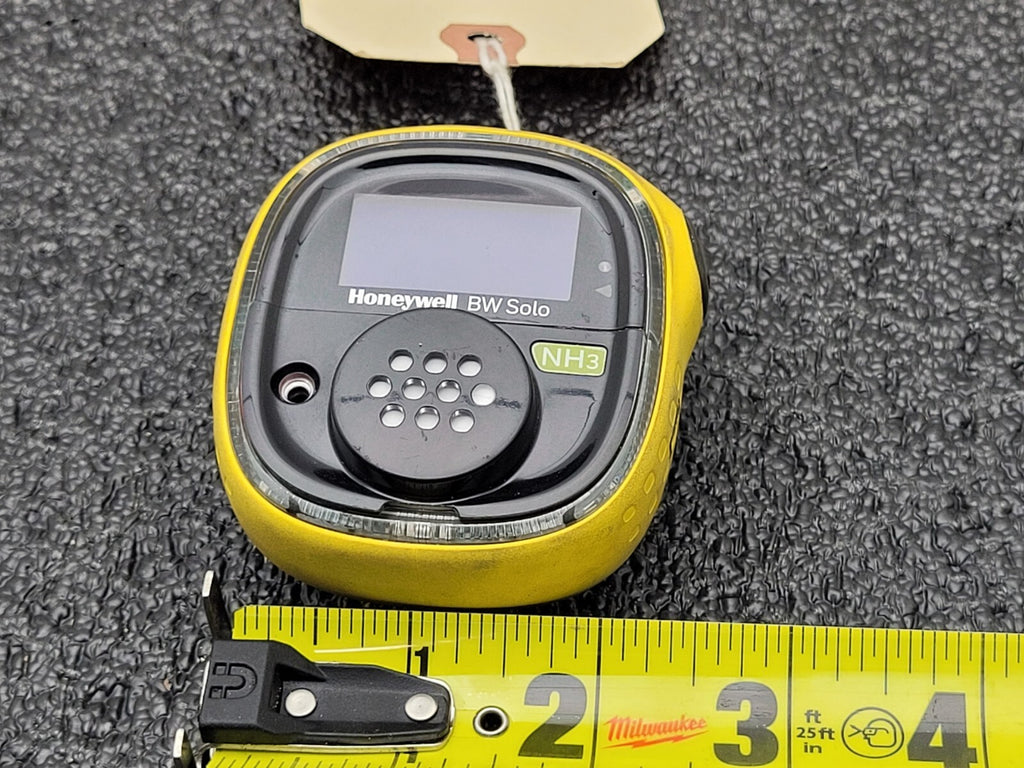 Lot of 2  Honeywell BW Solo Gas Detector NH3 Phosphine Monitor Power On Low Batt